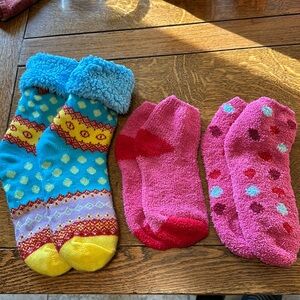 Soft, Comfy Slipper Socks & Slippers Lot 3